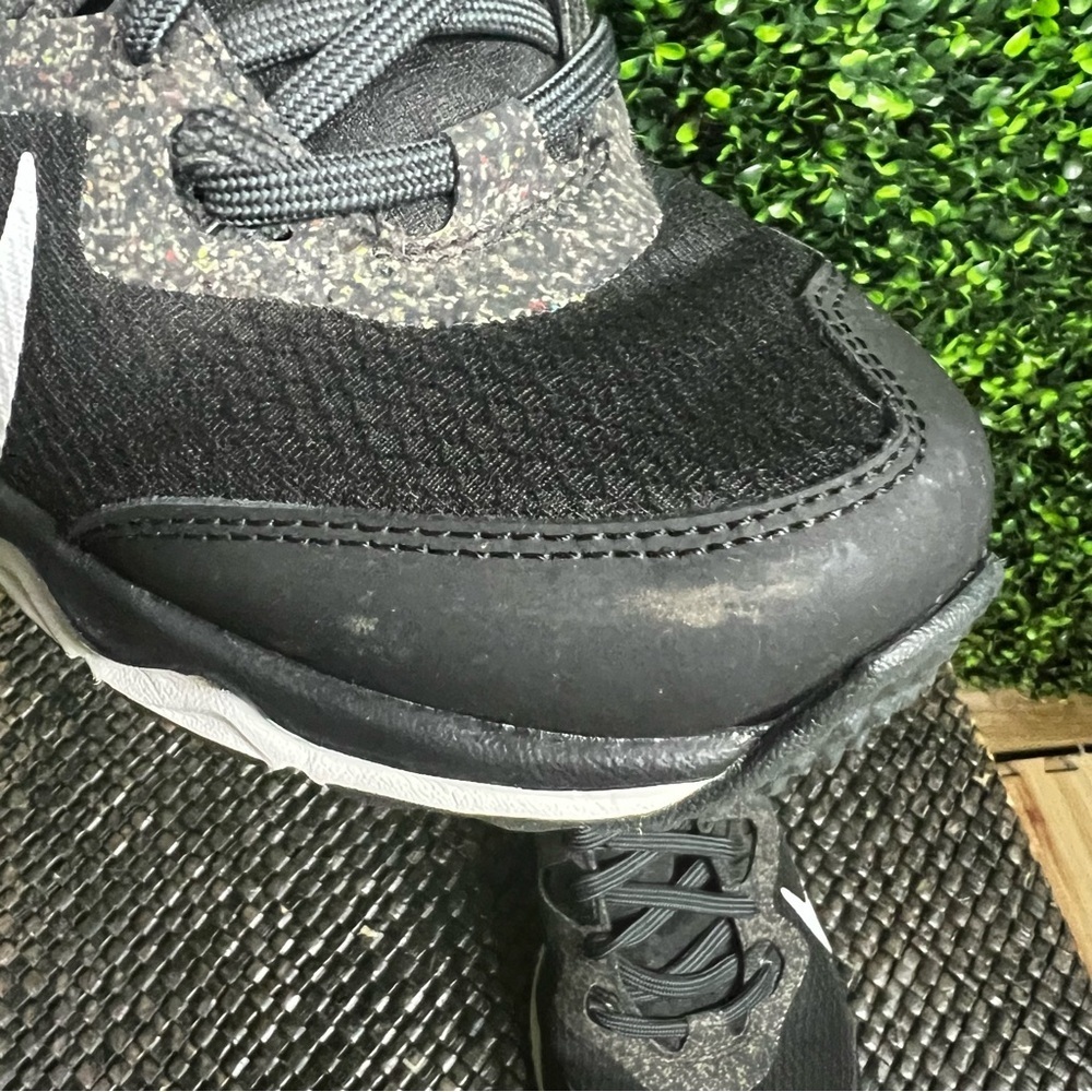 NIKE | Juniper Trail Sneakers - Picture 9 of 14